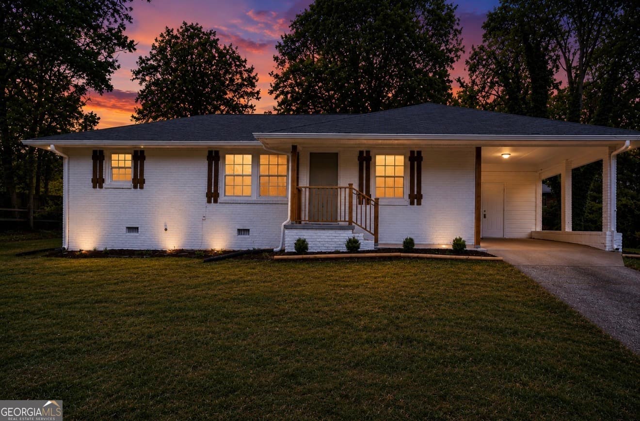 3 bedroom, 2 bathroom, 1,110 sq ft single family residence for sale at 926 Green Valley Road, Mableton, GA 30126