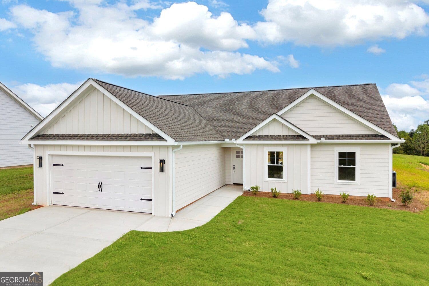 3 bedroom, 2 bathroom, 1,516 sq ft single family residence for sale at 653 Racetrack Road, Toccoa, GA 30577 — photo 2