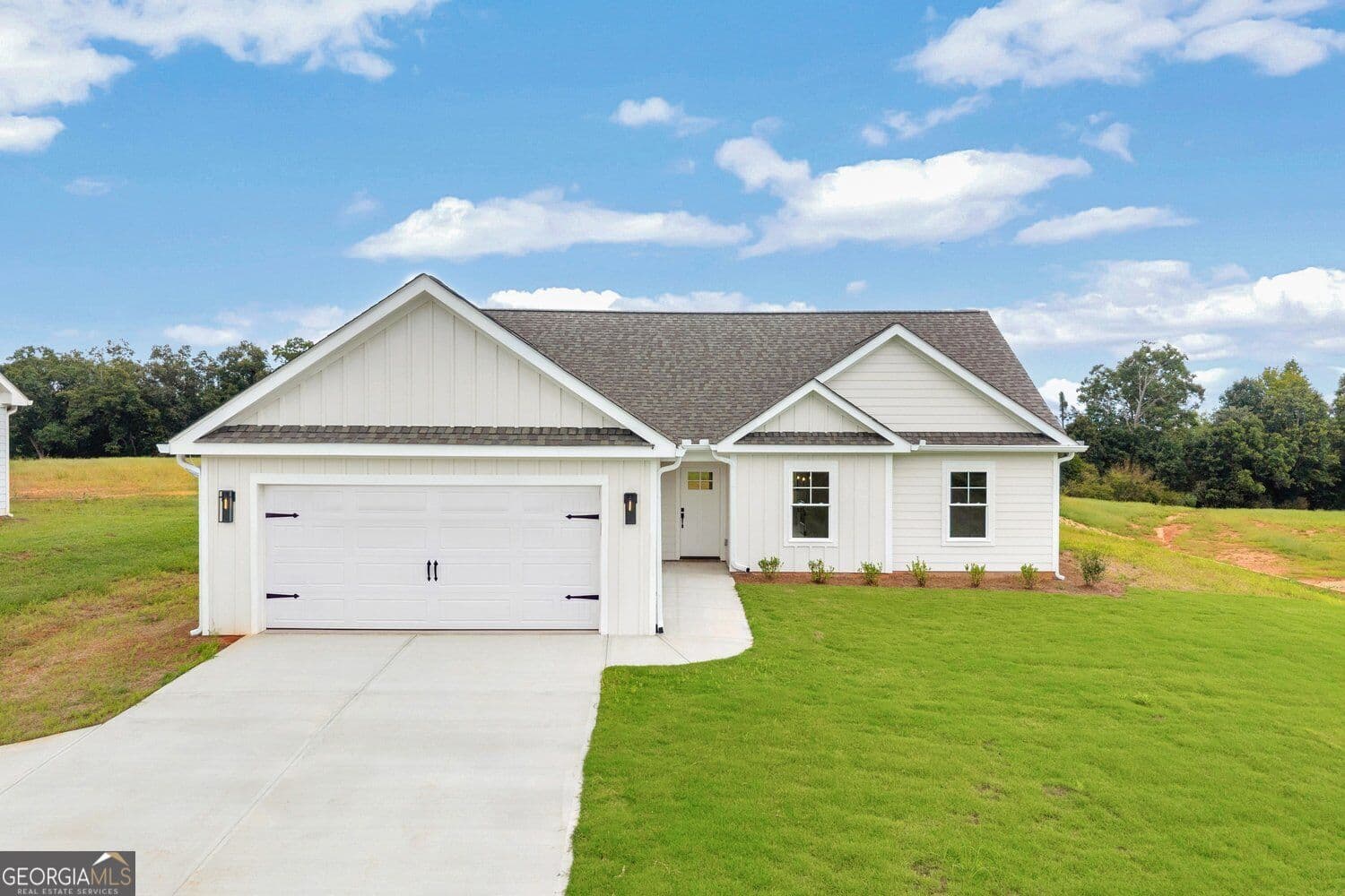 3 bedroom, 2 bathroom, 1,516 sq ft single family residence for sale at 653 Racetrack Road, Toccoa, GA 30577