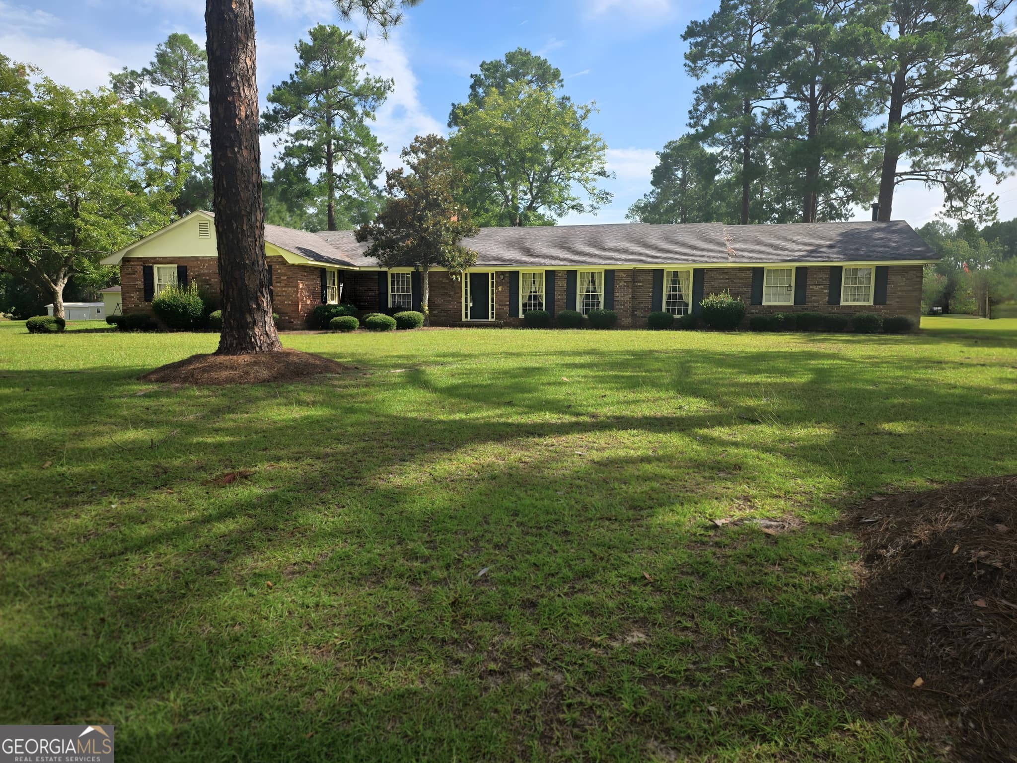 4 bedroom, 2.5 bathroom, 3,322 sq ft single family residence for sale at 400 W Willow Lake Drive, Metter, GA 30439