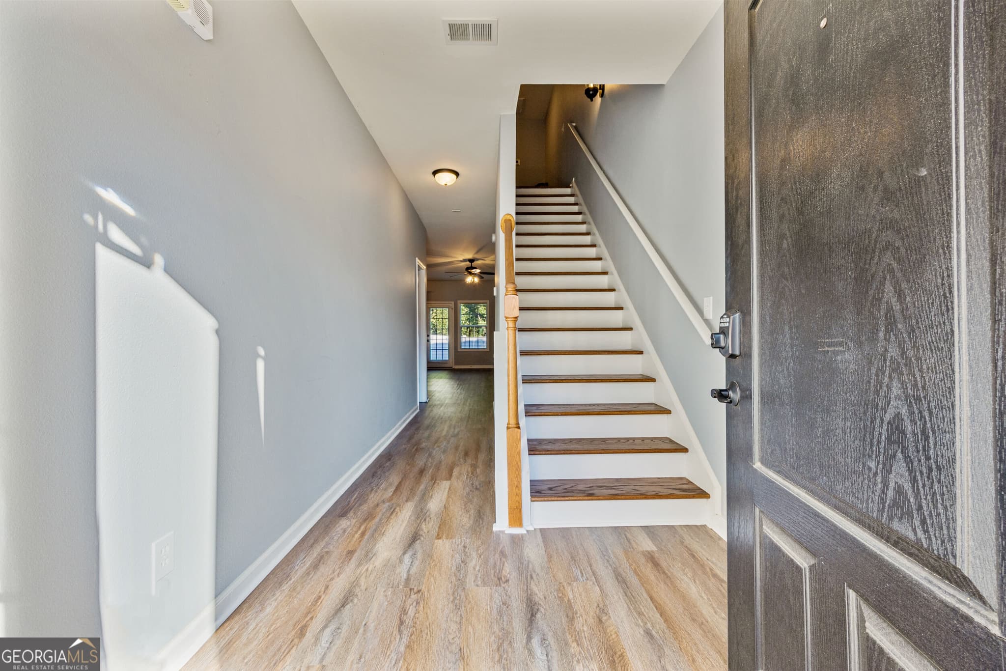 3 bedroom, 2.5 bathroom townhouse for sale at 6432 Mossy Oak Landing, Braselton, GA 30517 — photo 2