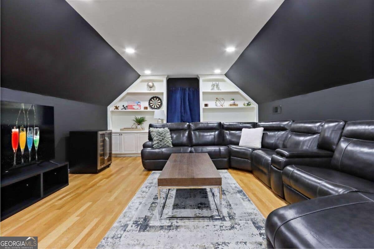4 bedroom, 3.5 bathroom, 3,500 sq ft single family residence for rent at 3345 Habersham Road, Atlanta, GA 30305 for $14,300 a month — photo 5