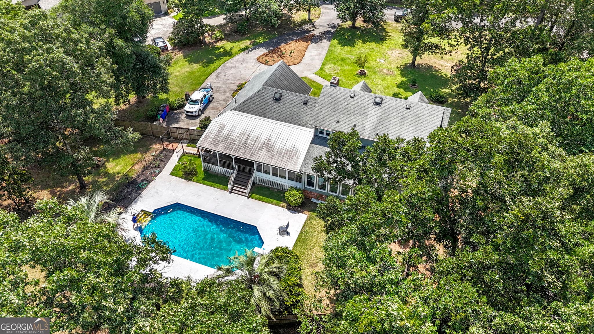 3 bedroom, 2.5 bathroom, 2,508 sq ft single family residence for sale at 6698 Chriswood Drive, Macon, GA 31216 — photo 5