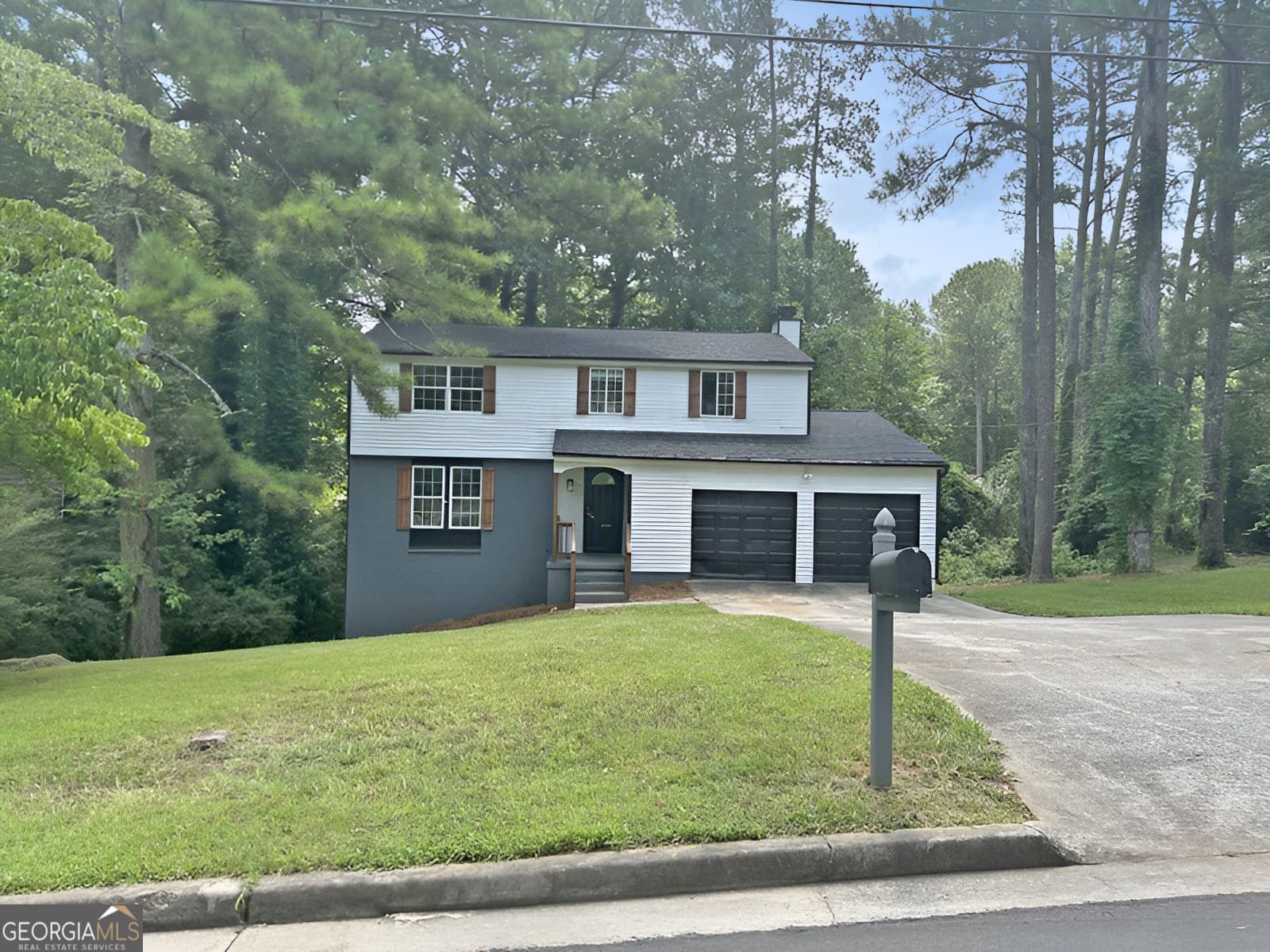 3 bedroom, 2.5 bathroom, 1,799 sq ft single family residence for sale at 1906 Madras Court, Lithonia, GA 30058 — photo 2