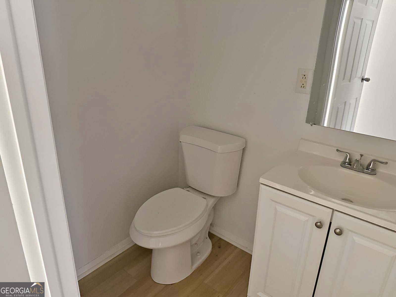 3 bedroom, 2.5 bathroom, 1,799 sq ft single family residence for sale at 1906 Madras Court, Lithonia, GA 30058 — photo 4