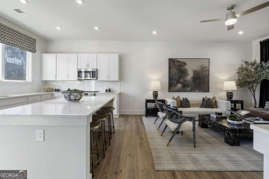 2 bedroom, 2 bathroom townhouse for sale at 1355 Breezy Street 110, Atlanta, GA 30315 — photo 3