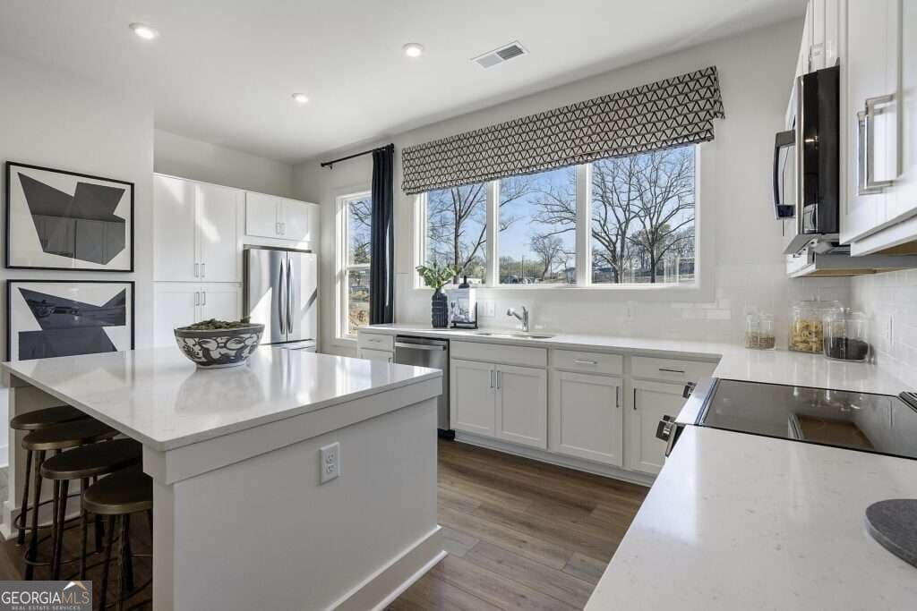 2 bedroom, 2 bathroom townhouse for sale at 1355 Breezy Street 110, Atlanta, GA 30315 — photo 4