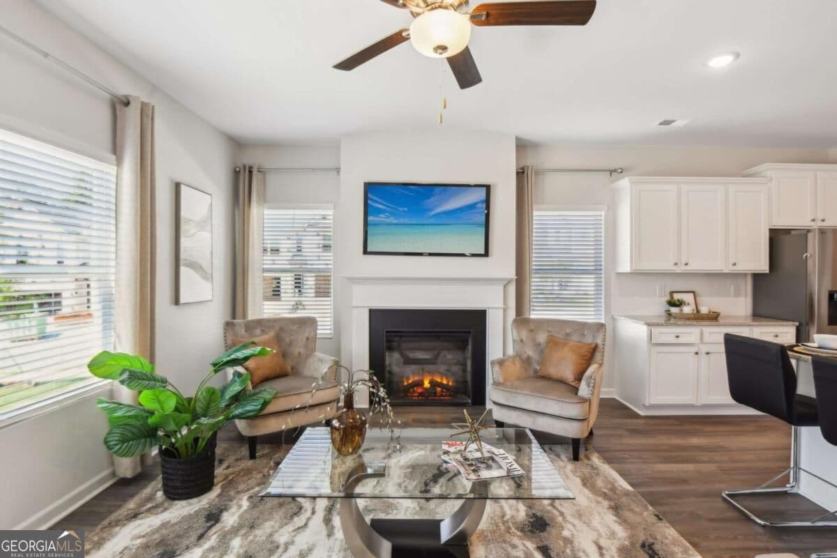 3 bedroom, 2.5 bathroom townhouse for sale at 7051 Old Bridge Lane, Conyers, GA 30013 — photo 3