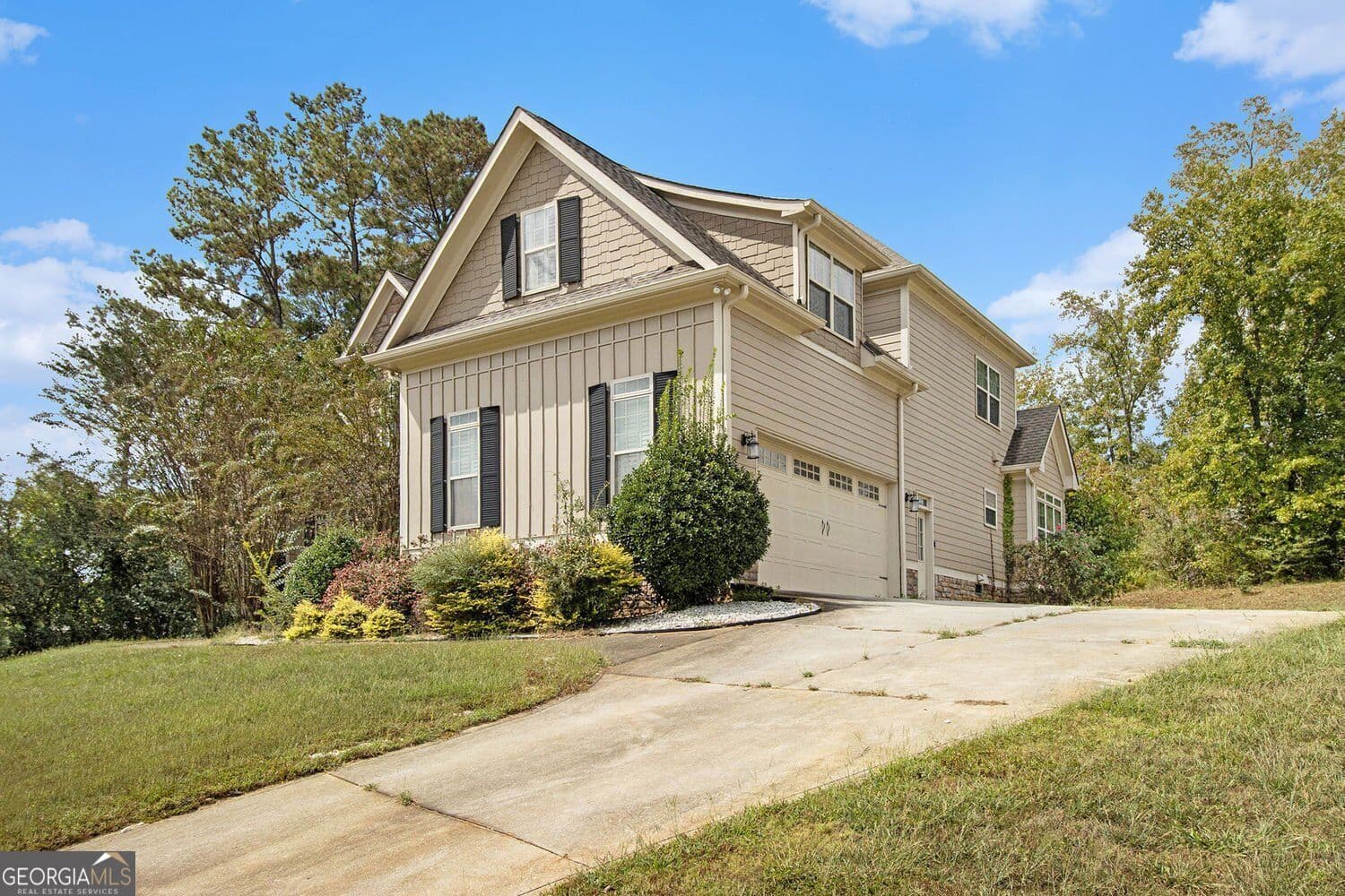 4 bedroom, 2.5 bathroom, 3,845 sq ft single family residence for sale at 70 Alcovy Reserve Way, Covington, GA 30014 — photo 2