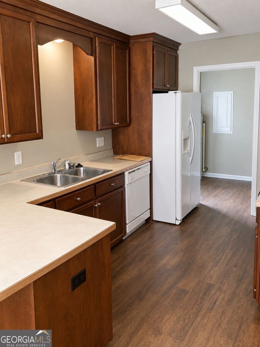 multi family,duplex for sale at 3200 Perimeter Circle, Valdosta, GA 31602 — photo 2