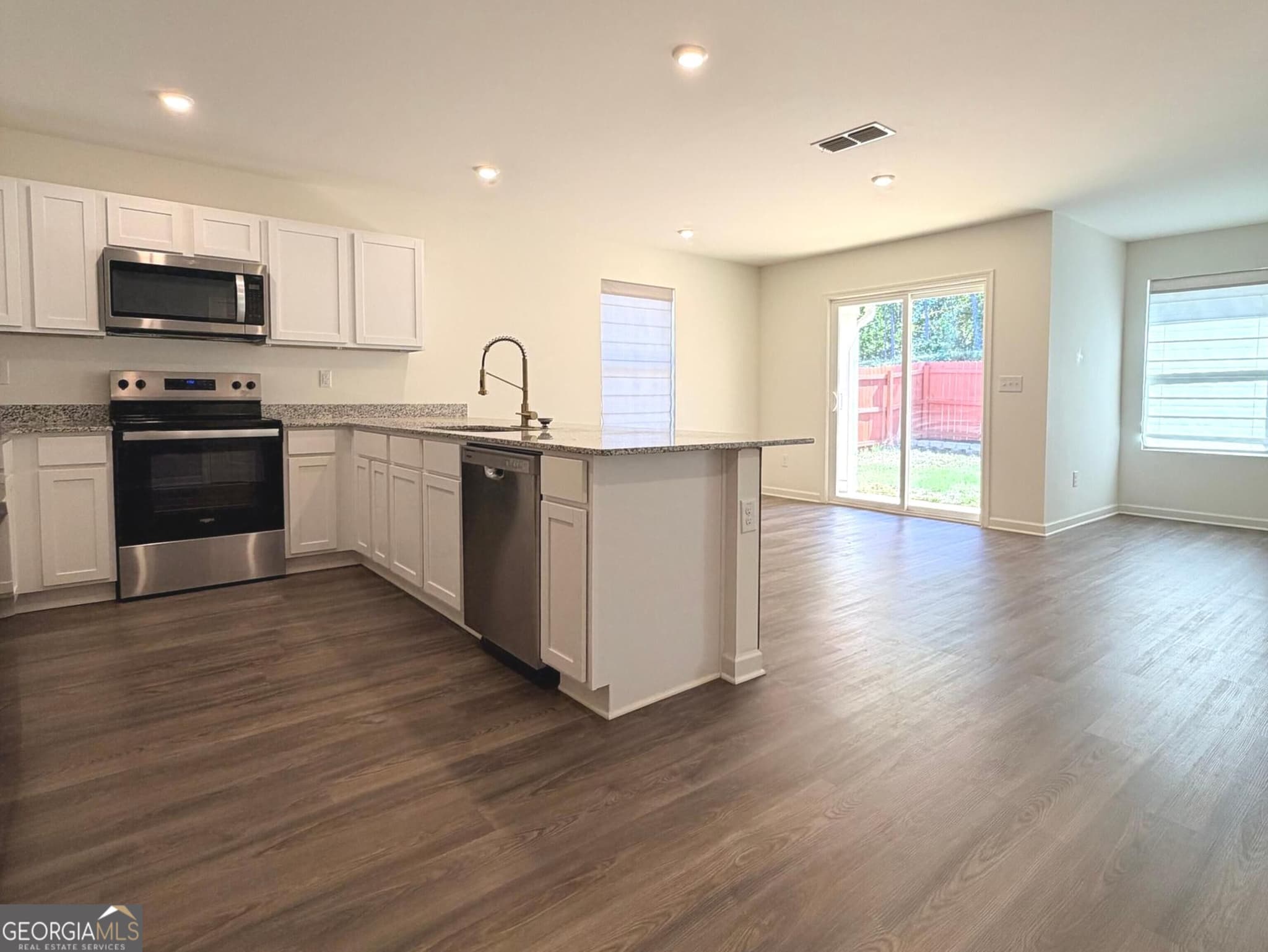4 bedroom, 2 bathroom, 1,676 sq ft single family residence for sale at 100 Red Oak Drive, Barnesville, GA 30204 — photo 5