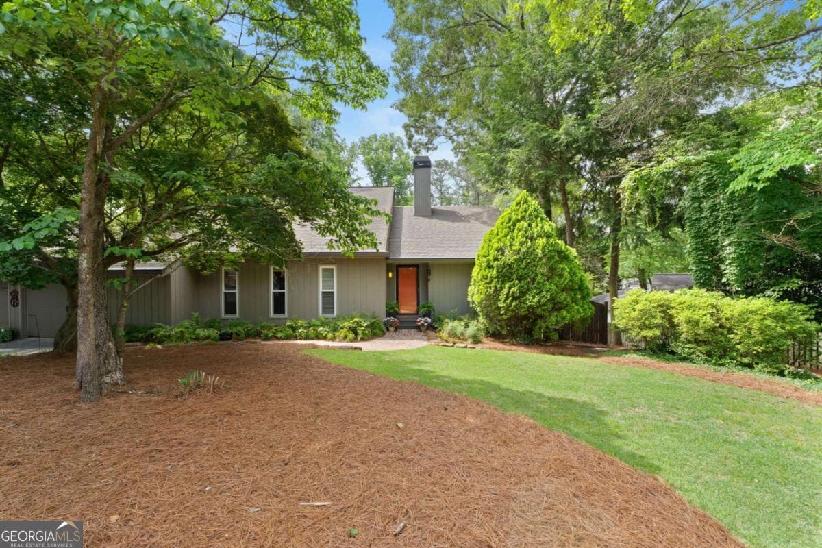 4 bedroom, 3.5 bathroom single family residence sold at 3699 Dunwoody Club Drive, Atlanta, GA 30350