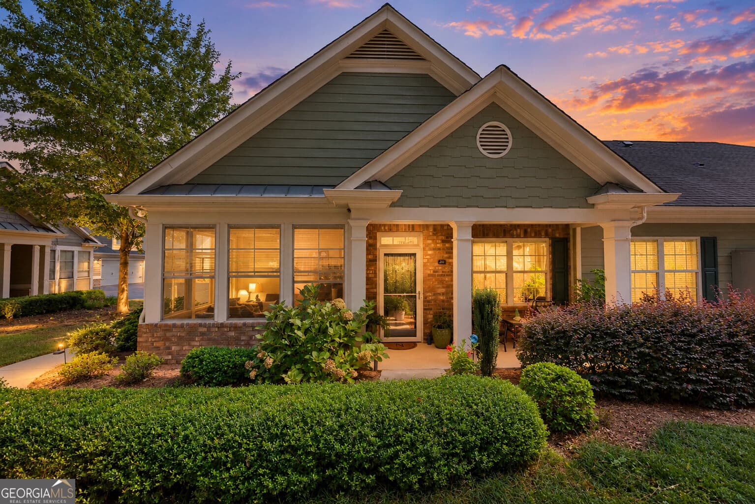 3 bedroom, 3 bathroom, 2,149 sq ft condominium for sale at 4715 Flycatcher Drive, Alpharetta, GA 30004 — photo 2