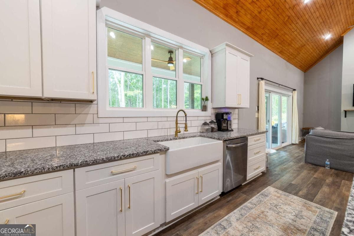 4 bedroom, 3.5 bathroom, 2,228 sq ft single family residence for sale at 181 S Chattahoochee Drive, Hogansville, GA 30230 — photo 9