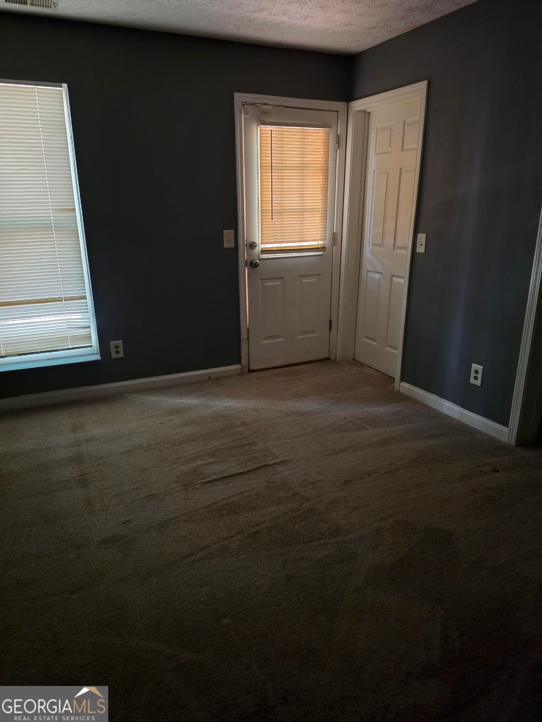 4 bedroom, 3.5 bathroom, 1,236 sq ft townhouse for sale at 11446 Ashefield Lane, Hampton, GA 30228 — photo 3