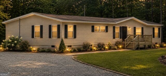 4 bedroom, 3 bathroom, 2,280 sq ft manufactured home,single family residence for sale at 196 Old Scout Road, Jackson, GA 30233 — photo 1 of 40
