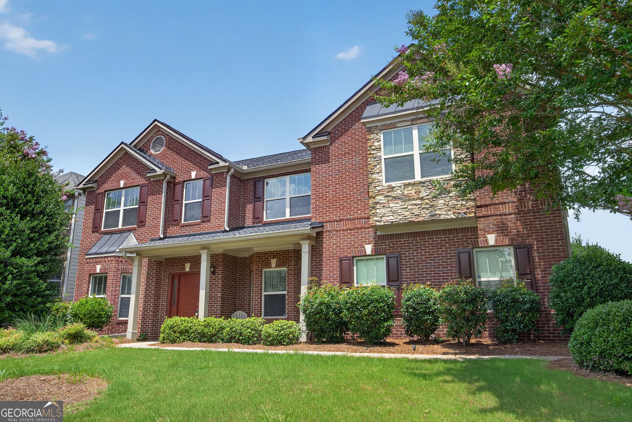 5 bedroom, 4 bathroom, 4,956 sq ft cabin,single family residence for sale at 3831 Lake Haven Way, Atlanta, GA 30349 — photo 3