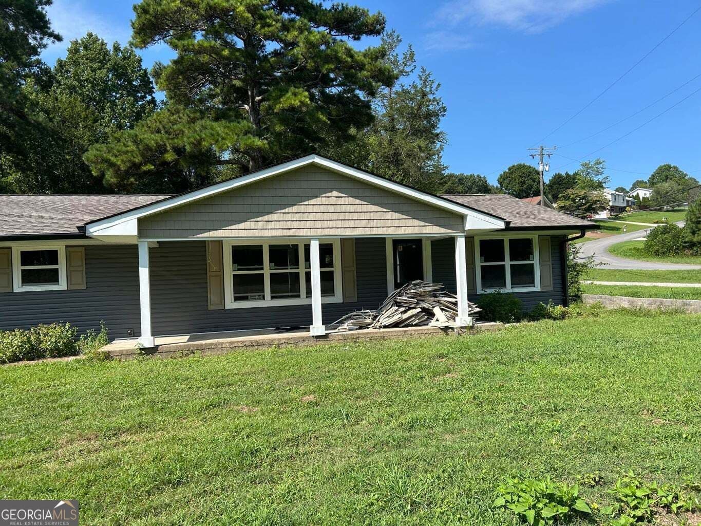 3 bedroom, 1.5 bathroom single family residence for sale at 1610 Johnson Road, Chickamauga, GA 30707 — photo 2
