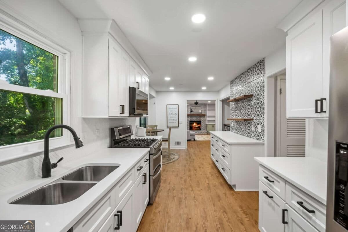 4 bedroom, 3 bathroom, 2,352 sq ft single family residence for sale at 2053 Carthage Road, Tucker, GA 30084 — photo 10
