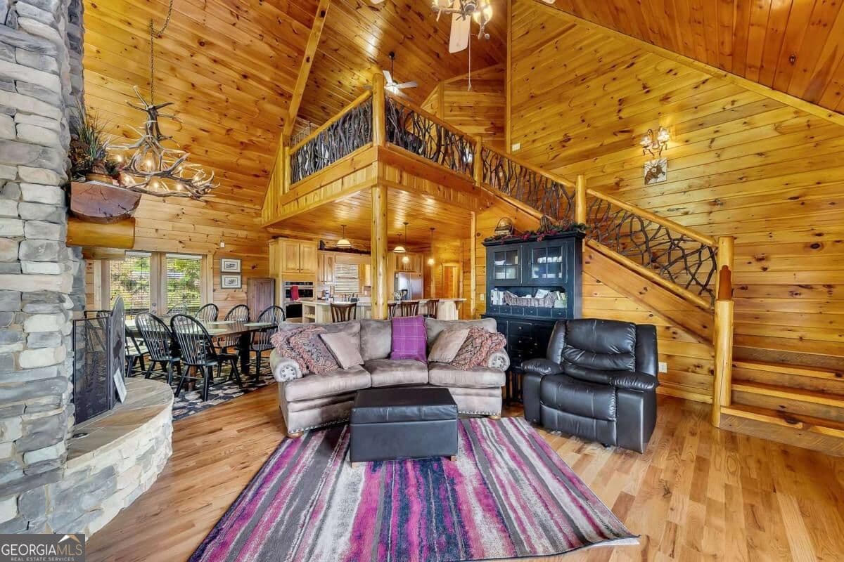 4 bedroom, 3.5 bathroom, 3,000 sq ft cabin,single family residence for sale at 499 Raven Ridge Circle, Mineral Bluff, GA 30559 — photo 6