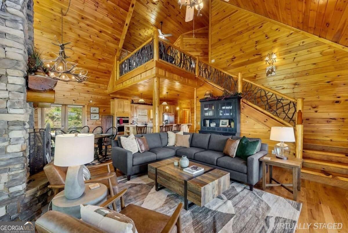4 bedroom, 3.5 bathroom, 3,000 sq ft cabin,single family residence for sale at 499 Raven Ridge Circle, Mineral Bluff, GA 30559 — photo 5