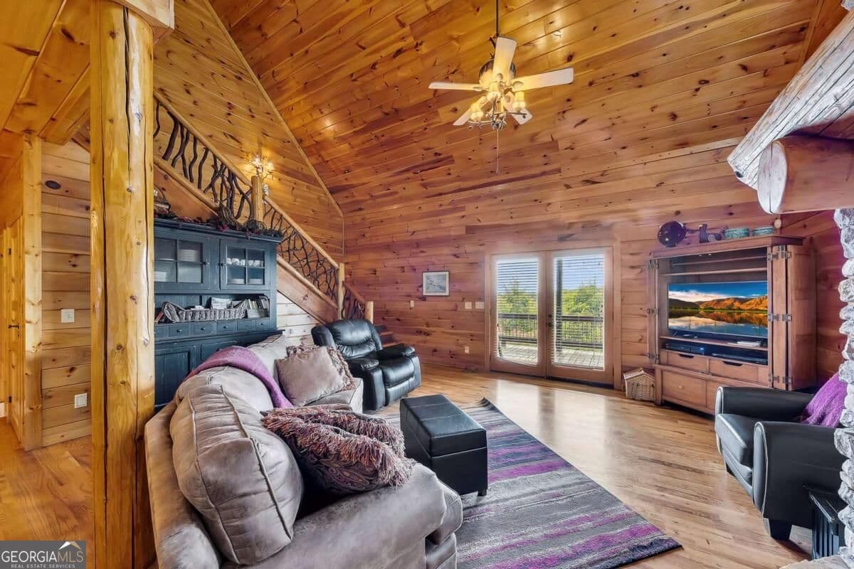 4 bedroom, 3.5 bathroom, 3,000 sq ft cabin,single family residence for sale at 499 Raven Ridge Circle, Mineral Bluff, GA 30559 — photo 10