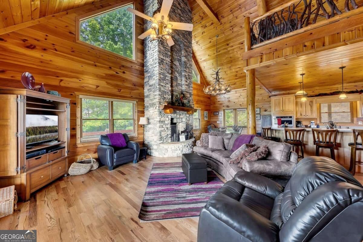 4 bedroom, 3.5 bathroom, 3,000 sq ft cabin,single family residence for sale at 499 Raven Ridge Circle, Mineral Bluff, GA 30559 — photo 4