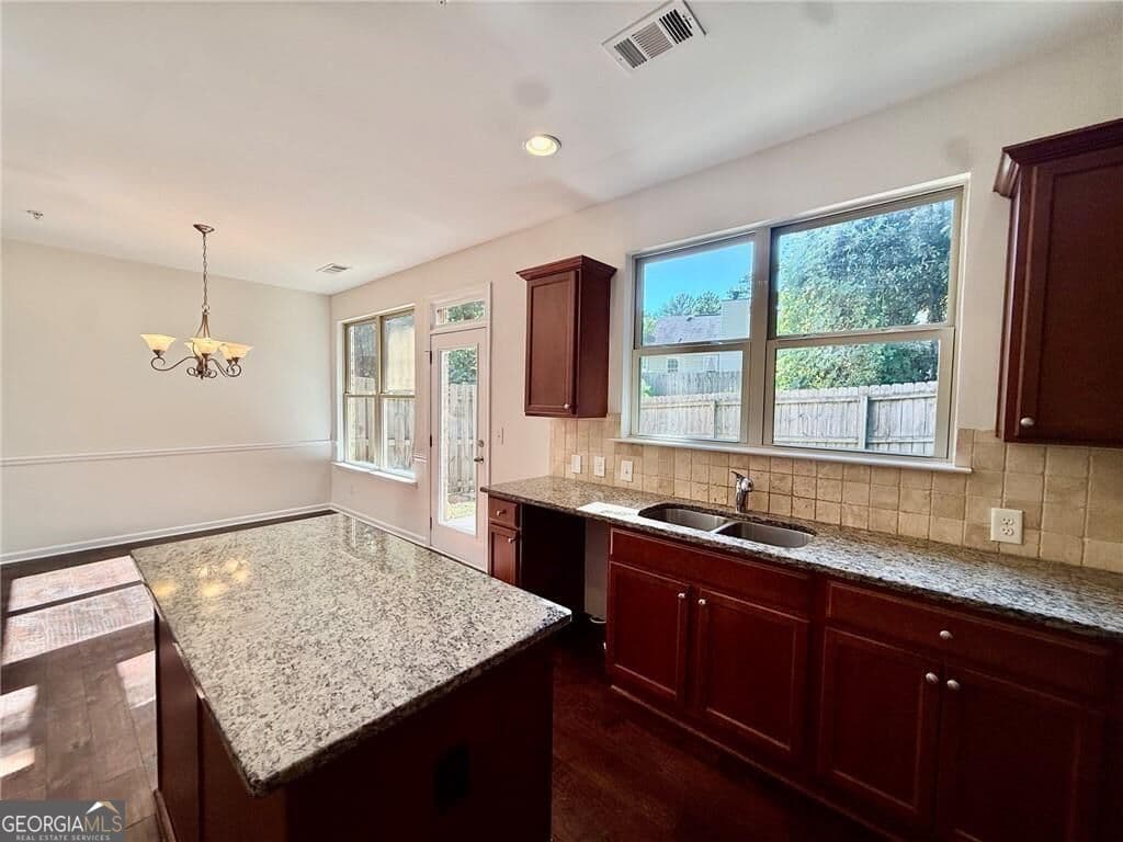 3 bedroom, 2.5 bathroom, 1,994 sq ft townhouse for sale at 3487 Desoto Road, Snellville, GA 30078 — photo 7