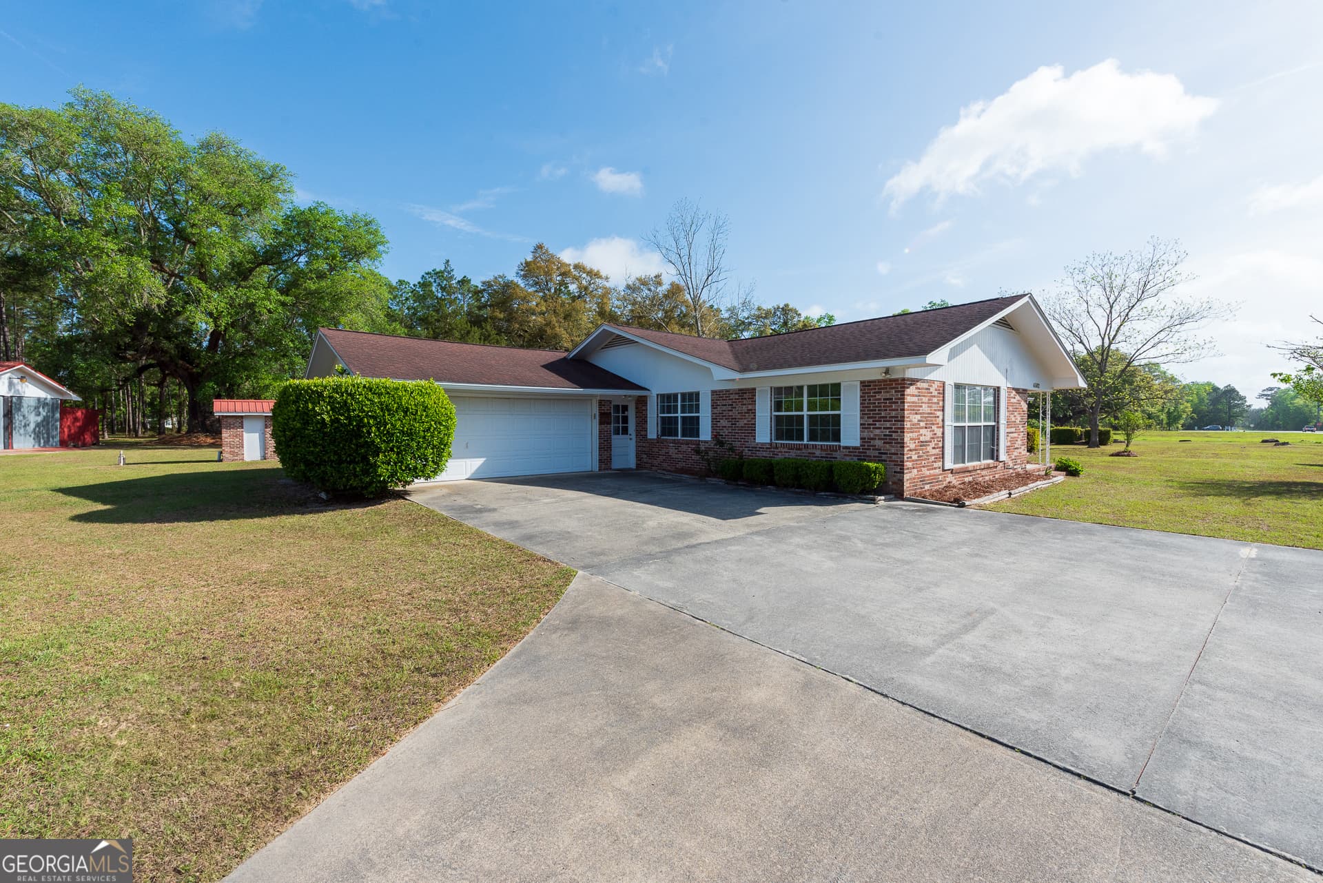 4 bedroom, 2 bathroom, 2,266 sq ft single family residence for sale at 4582 St Johns Church Road, Blackshear, GA 31516 — photo 2