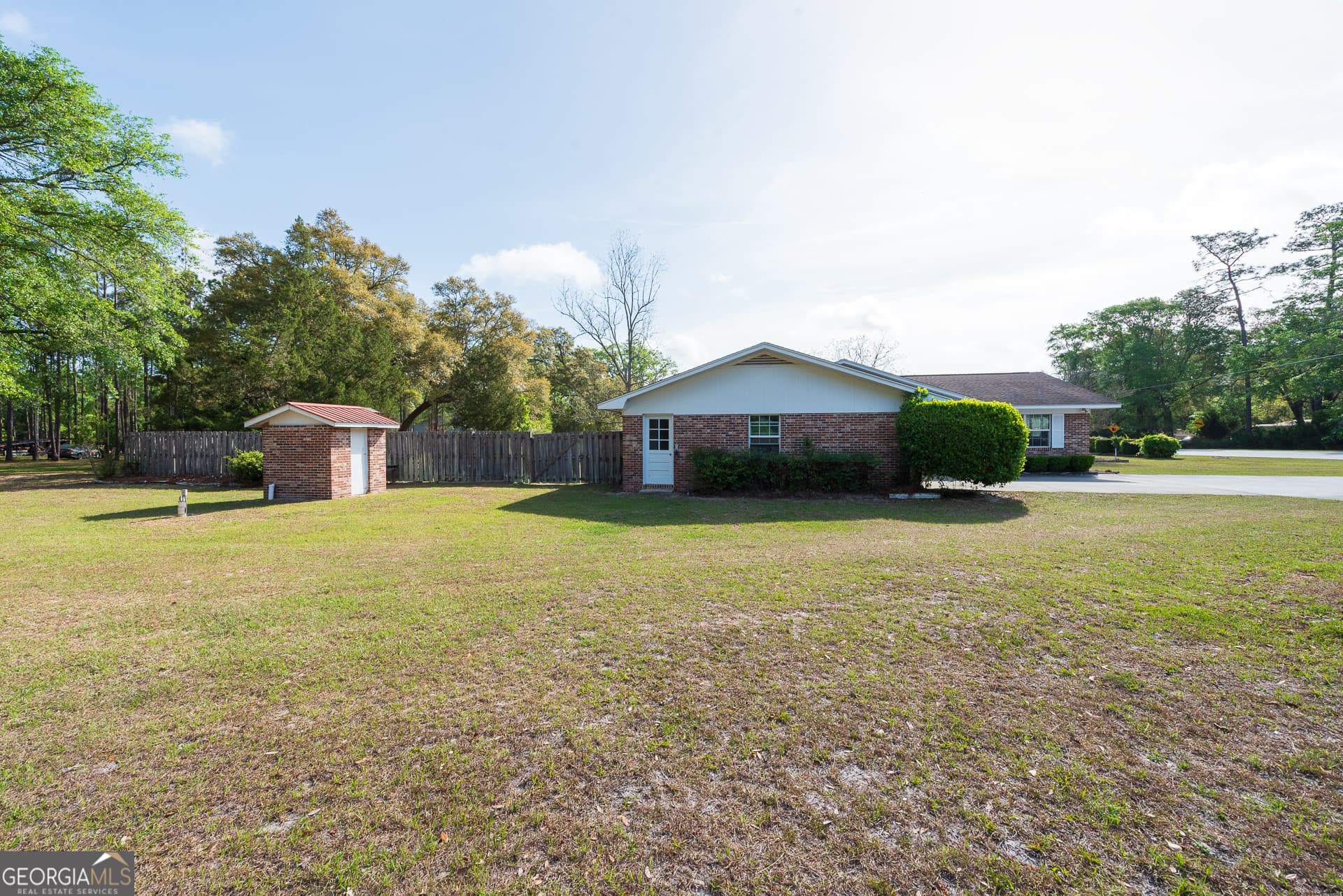4 bedroom, 2 bathroom, 2,266 sq ft single family residence for sale at 4582 St Johns Church Road, Blackshear, GA 31516 — photo 4