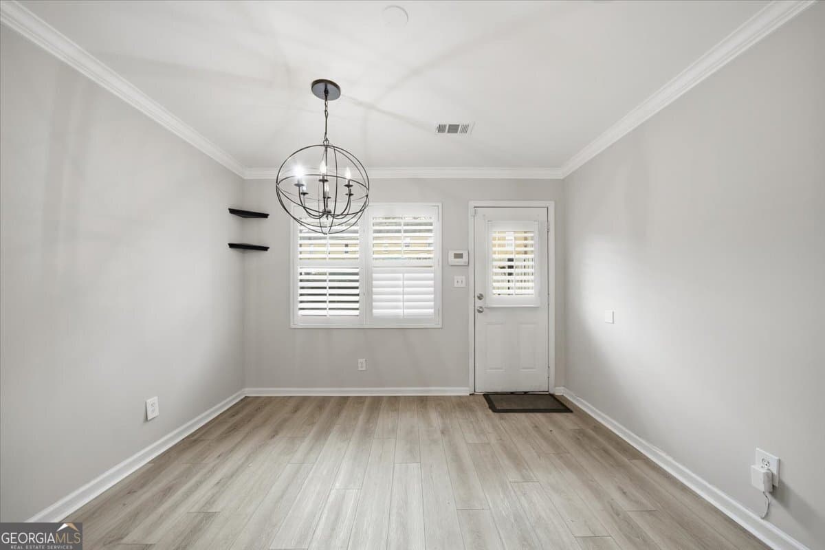 3 bedroom, 2.5 bathroom, 1,600 sq ft condominium for sale at 115 WINDING RIVER Drive UNIT B, Atlanta, GA 30350 — photo 5