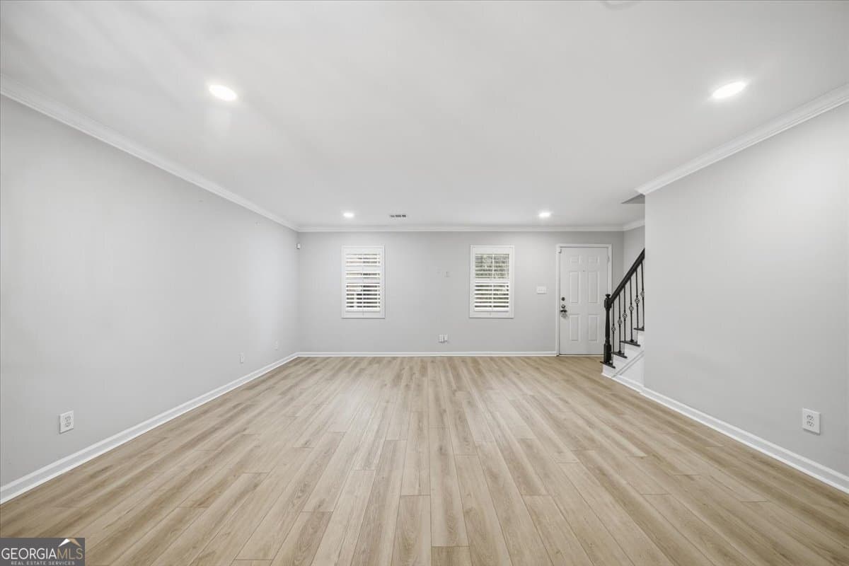 3 bedroom, 2.5 bathroom, 1,600 sq ft condominium for sale at 115 WINDING RIVER Drive UNIT B, Atlanta, GA 30350 — photo 8
