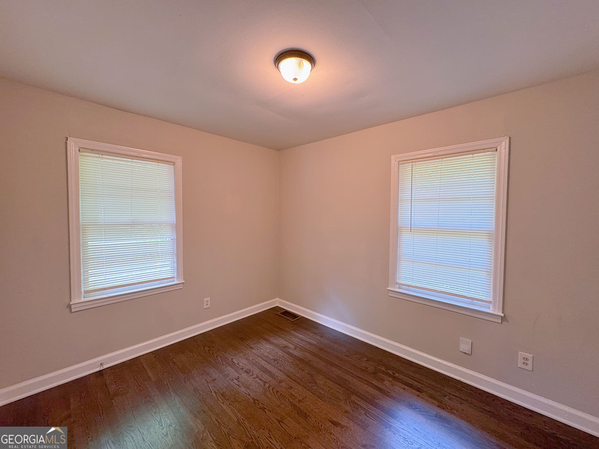 5 bedroom, 2 bathroom, 1,800 sq ft single family residence for sale at 478 Pine Drive, Stone Mountain, GA 30083 — photo 9