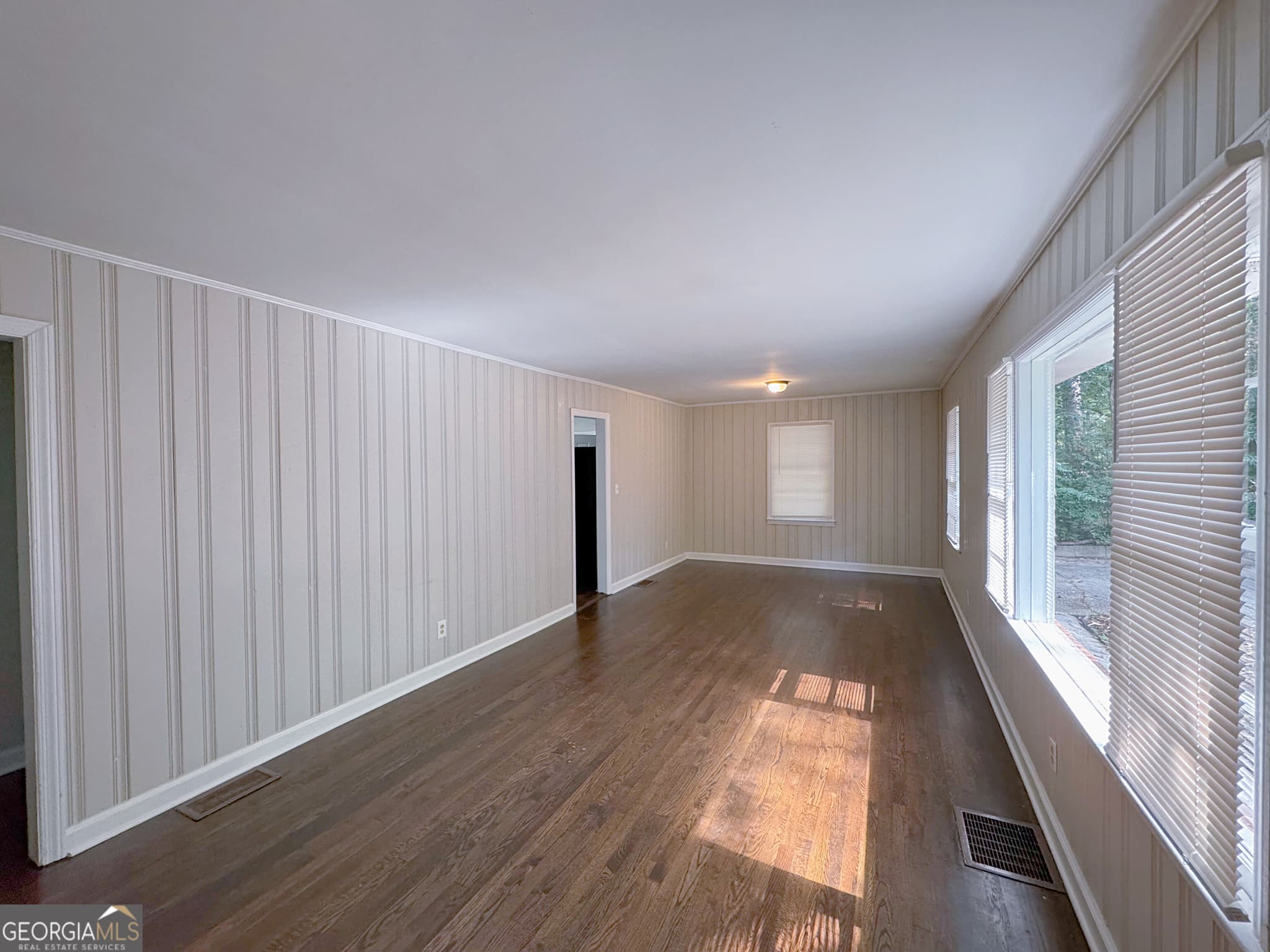5 bedroom, 2 bathroom, 1,800 sq ft single family residence for sale at 478 Pine Drive, Stone Mountain, GA 30083 — photo 4