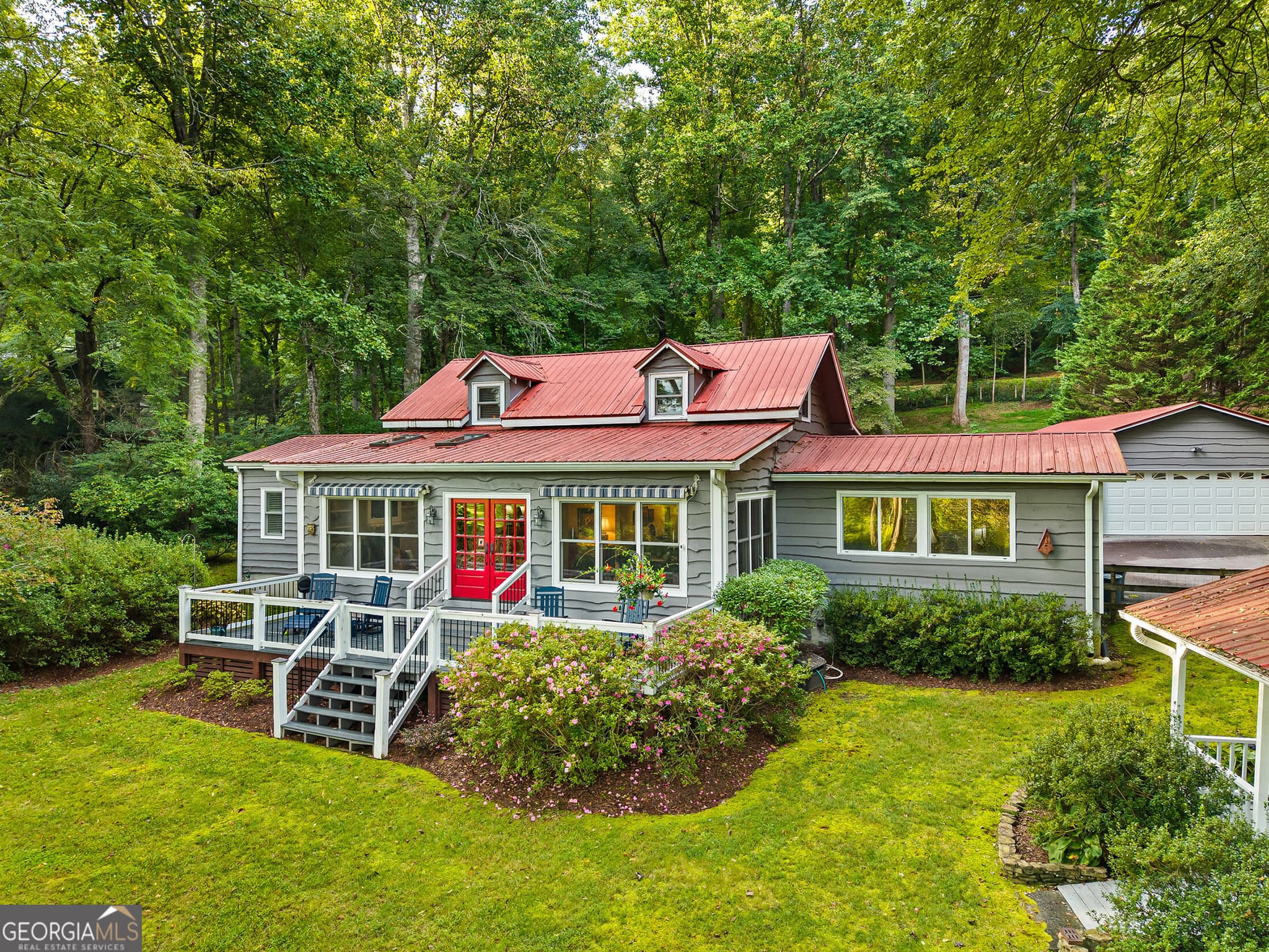 3 bedroom, 3 bathroom, 2,078 sq ft single family residence under contract at 5432 Wolffork Road, Rabun Gap, GA 30568 — photo 2