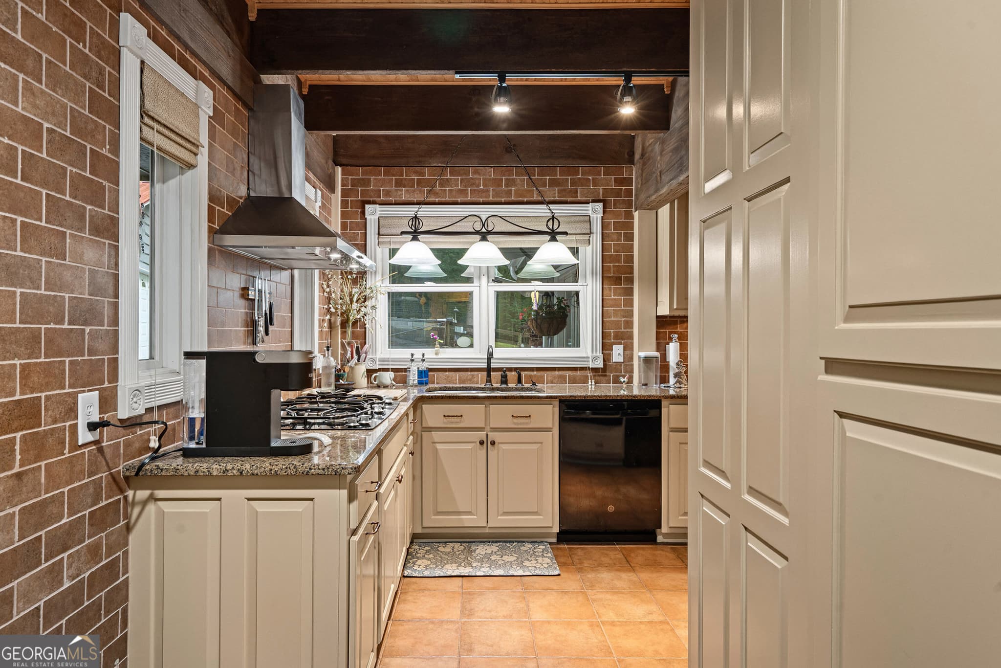 3 bedroom, 3 bathroom, 2,078 sq ft single family residence under contract at 5432 Wolffork Road, Rabun Gap, GA 30568 — photo 9
