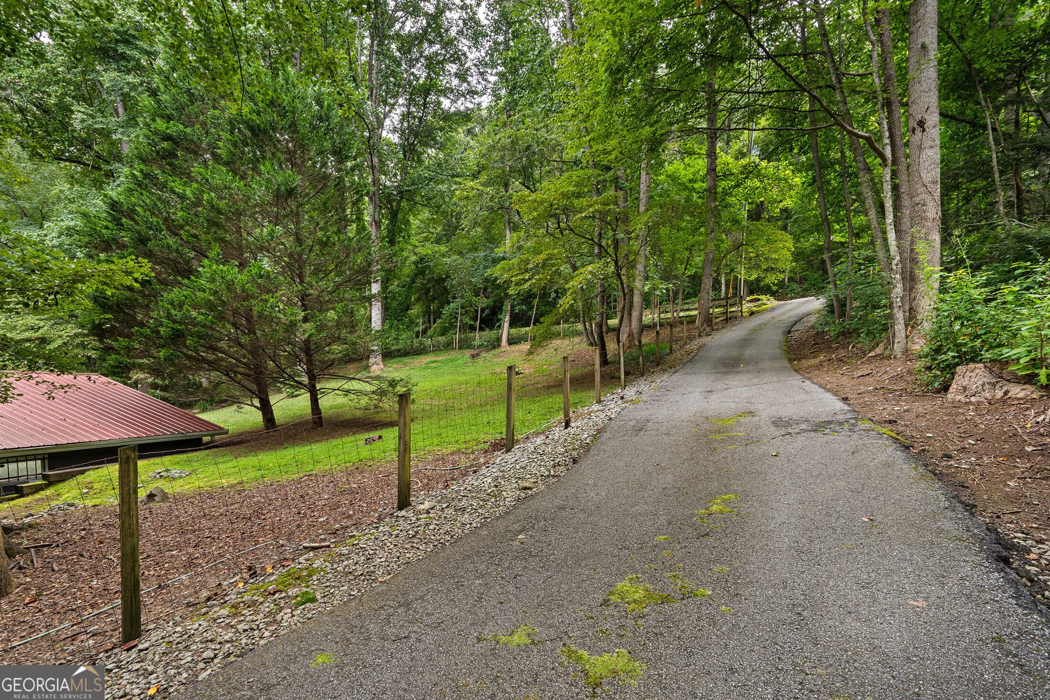 3 bedroom, 3 bathroom, 2,078 sq ft single family residence under contract at 5432 Wolffork Road, Rabun Gap, GA 30568 — photo 4