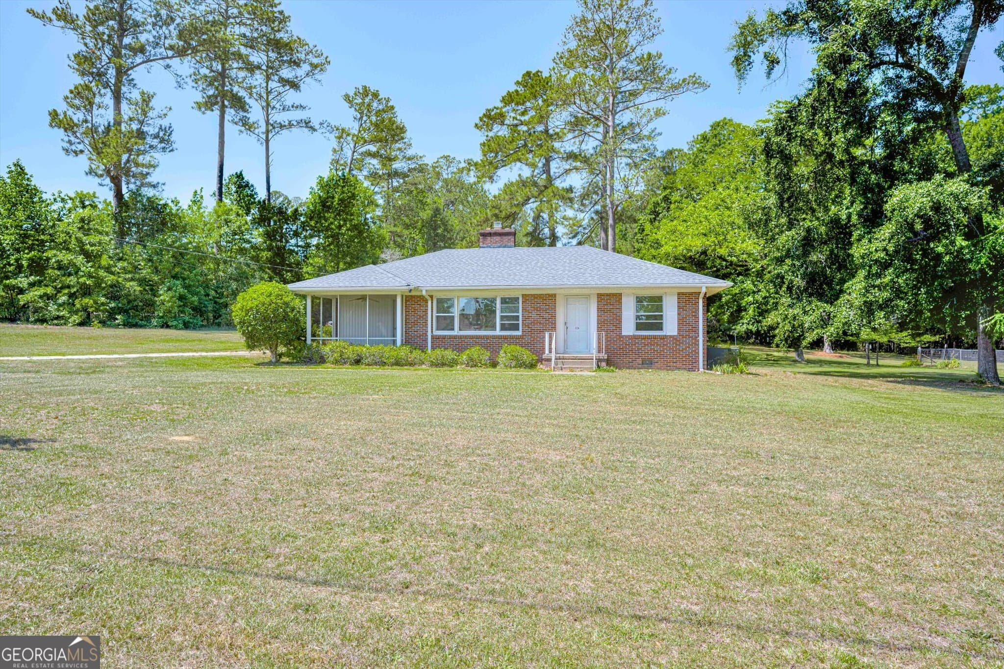 3 bedroom, 1 bathroom, 1,234 sq ft single family residence sold at 326 Sunrise Drive, Lincolnton, GA 30817
