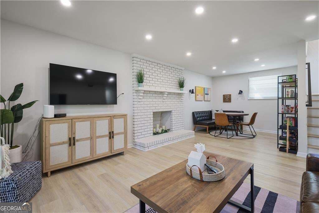 4 bedroom, 3 bathroom, 1,755 sq ft single family residence for sale at 677 Hillandale Circle, Marietta, GA 30064 — photo 4