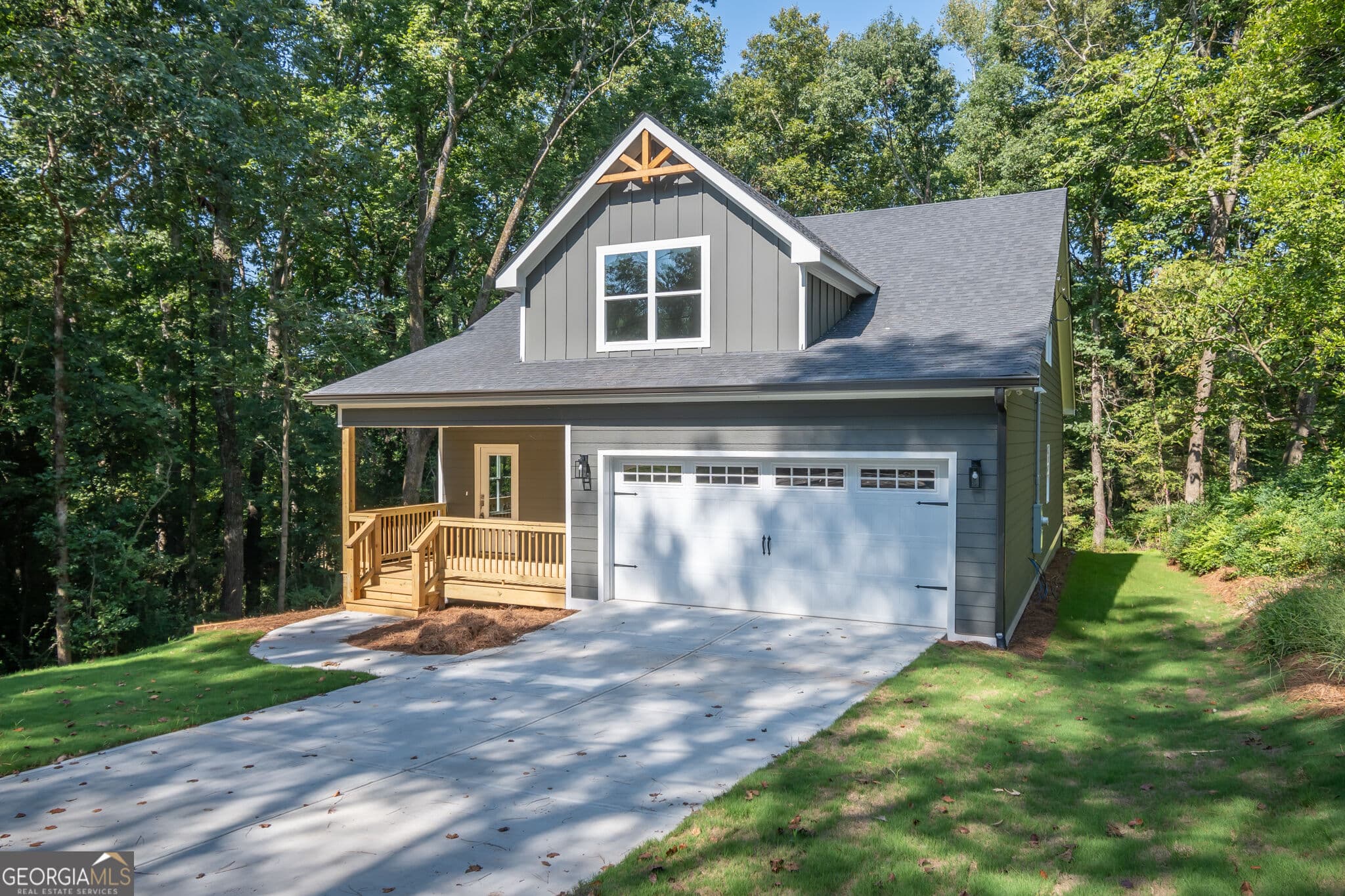 3 bedroom, 3.5 bathroom, 2,100 sq ft single family residence for sale at 380 University Circle, Athens, GA 30605 — photo 6