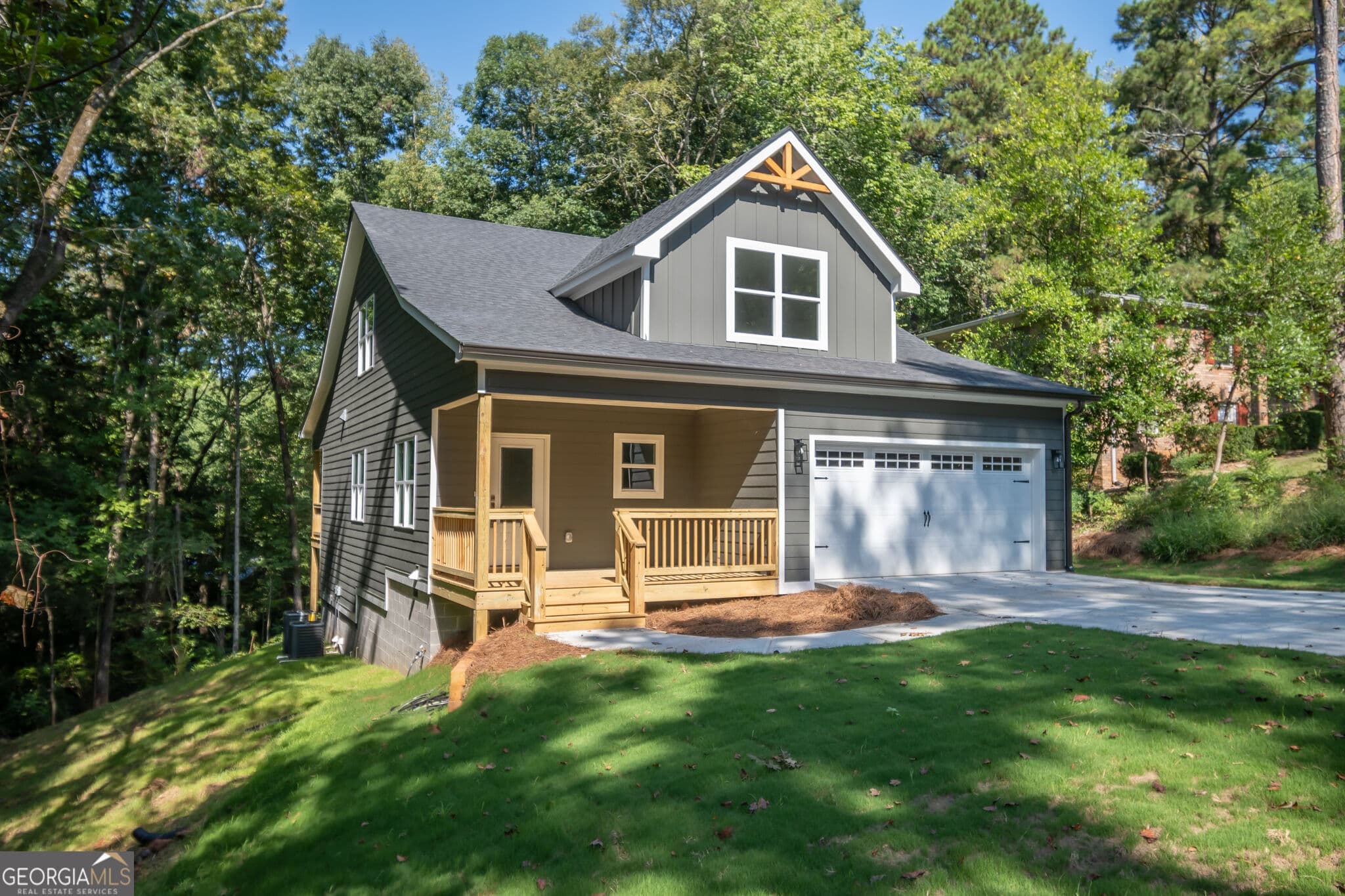 3 bedroom, 3.5 bathroom, 2,100 sq ft single family residence for sale at 380 University Circle, Athens, GA 30605 — photo 3