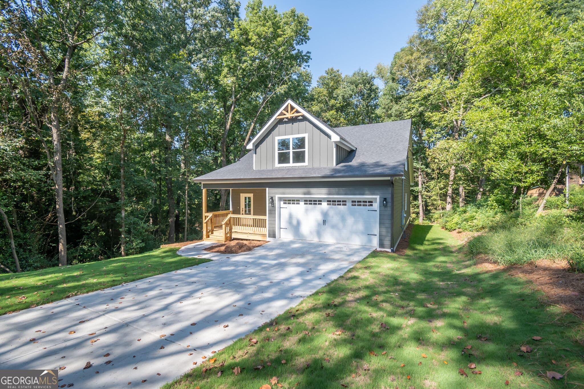 3 bedroom, 3.5 bathroom, 2,100 sq ft single family residence for sale at 380 University Circle, Athens, GA 30605 — photo 5