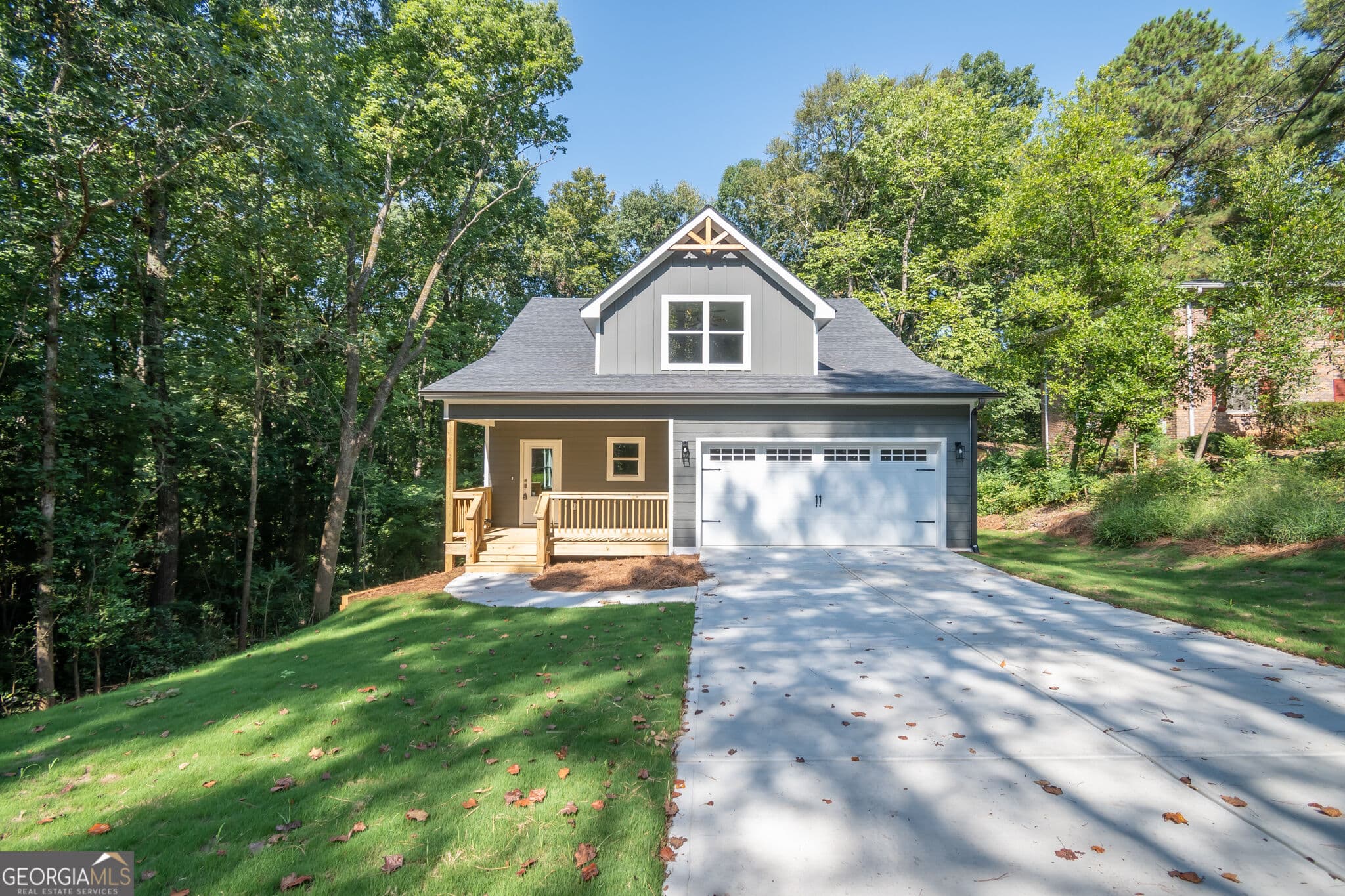 3 bedroom, 3.5 bathroom, 2,100 sq ft single family residence for sale at 380 University Circle, Athens, GA 30605 — photo 4