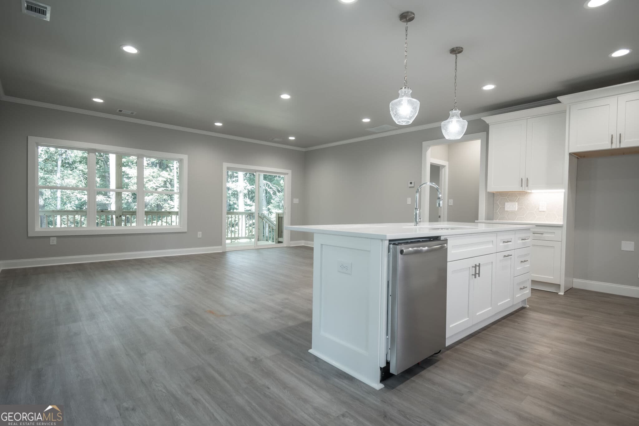 3 bedroom, 3.5 bathroom, 2,100 sq ft single family residence for sale at 380 University Circle, Athens, GA 30605 — photo 8