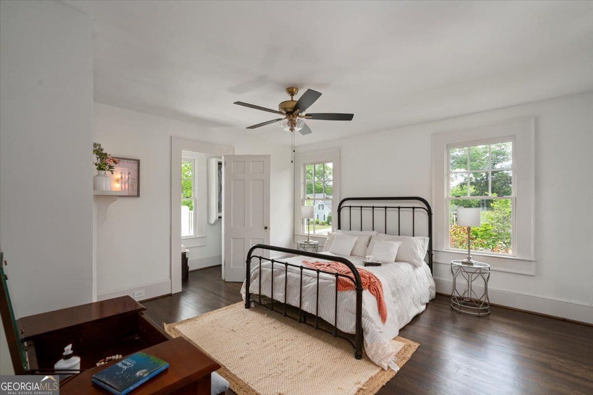 5 bedroom, 4 bathroom, 3,550 sq ft single family residence for sale at 6104 Floyd Street, Covington, GA 30014 — photo 6