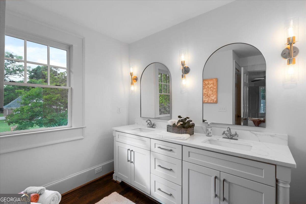 5 bedroom, 4 bathroom, 3,550 sq ft single family residence for sale at 6104 Floyd Street, Covington, GA 30014 — photo 8
