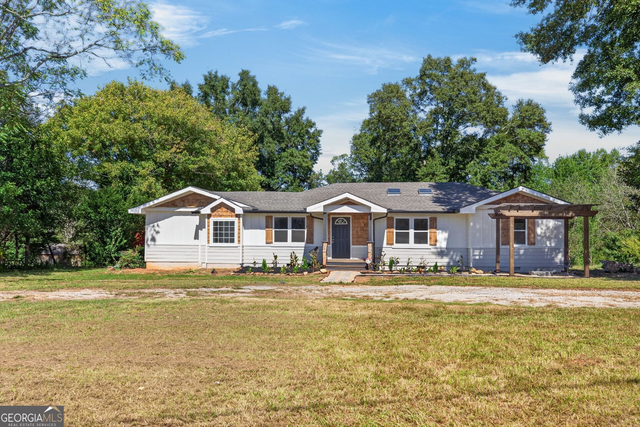 3 bedroom, 2 bathroom, 1,652 sq ft single family residence for sale at 813 Tyus Road, Bowdon, GA 30108 — photo 1 of 29