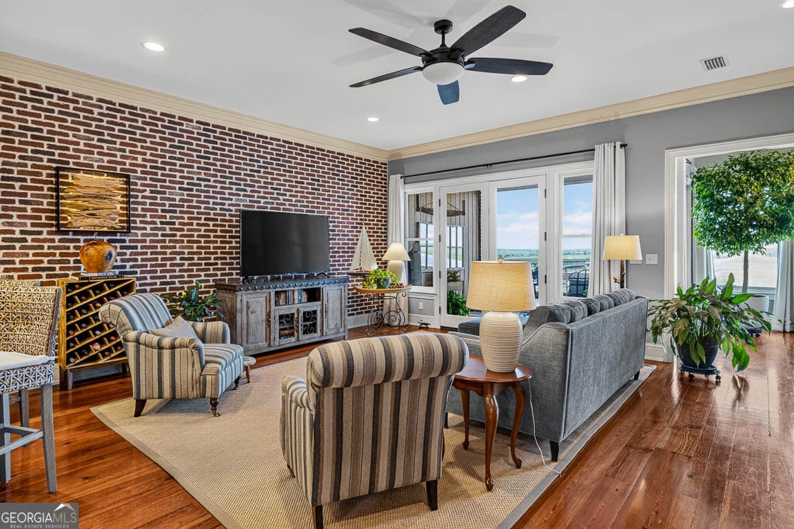 2 bedroom, 2 bathroom, 1,777 sq ft condominium for sale at 107 Broad Street C, Darien, GA 31305 — photo 6