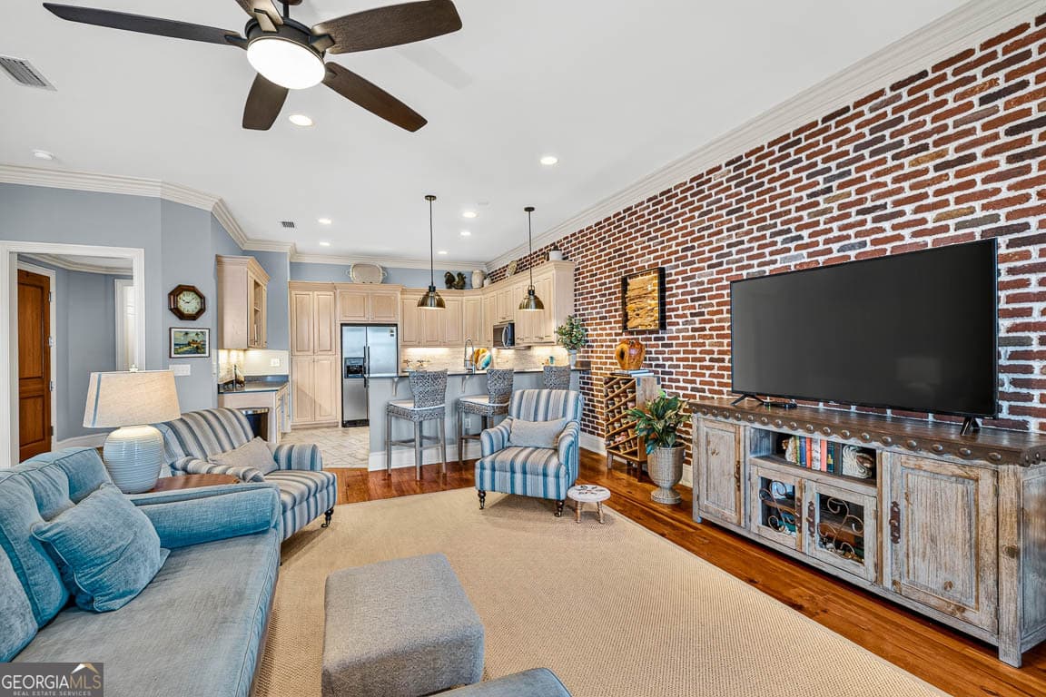 2 bedroom, 2 bathroom, 1,777 sq ft condominium for sale at 107 Broad Street C, Darien, GA 31305 — photo 9