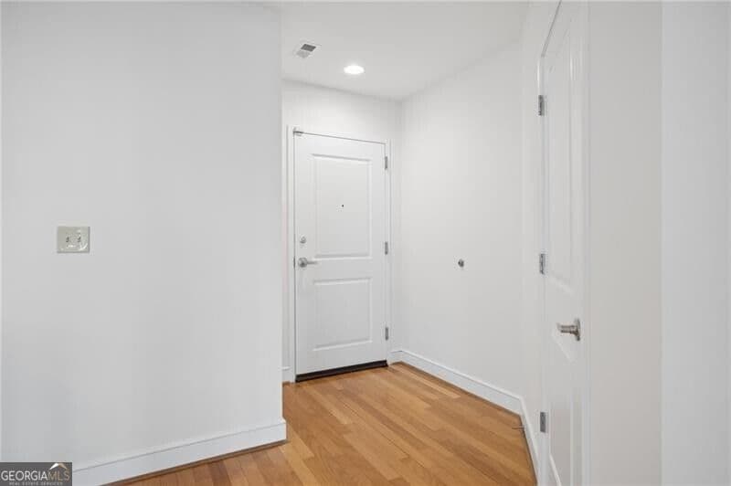2 bedroom, 2 bathroom, 1,260 sq ft condominium for sale at 950 W Peachtree Street 903, Atlanta, GA 30309 — photo 2